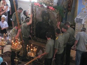 Православных христиан собирает праздник "Одигитрии" в Дисне