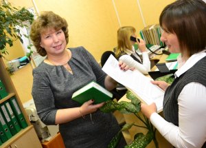 Директор миорского "Беларусбанка" Елена Юшкевич рассказала про алгоритмы смены карточек и их разновидности