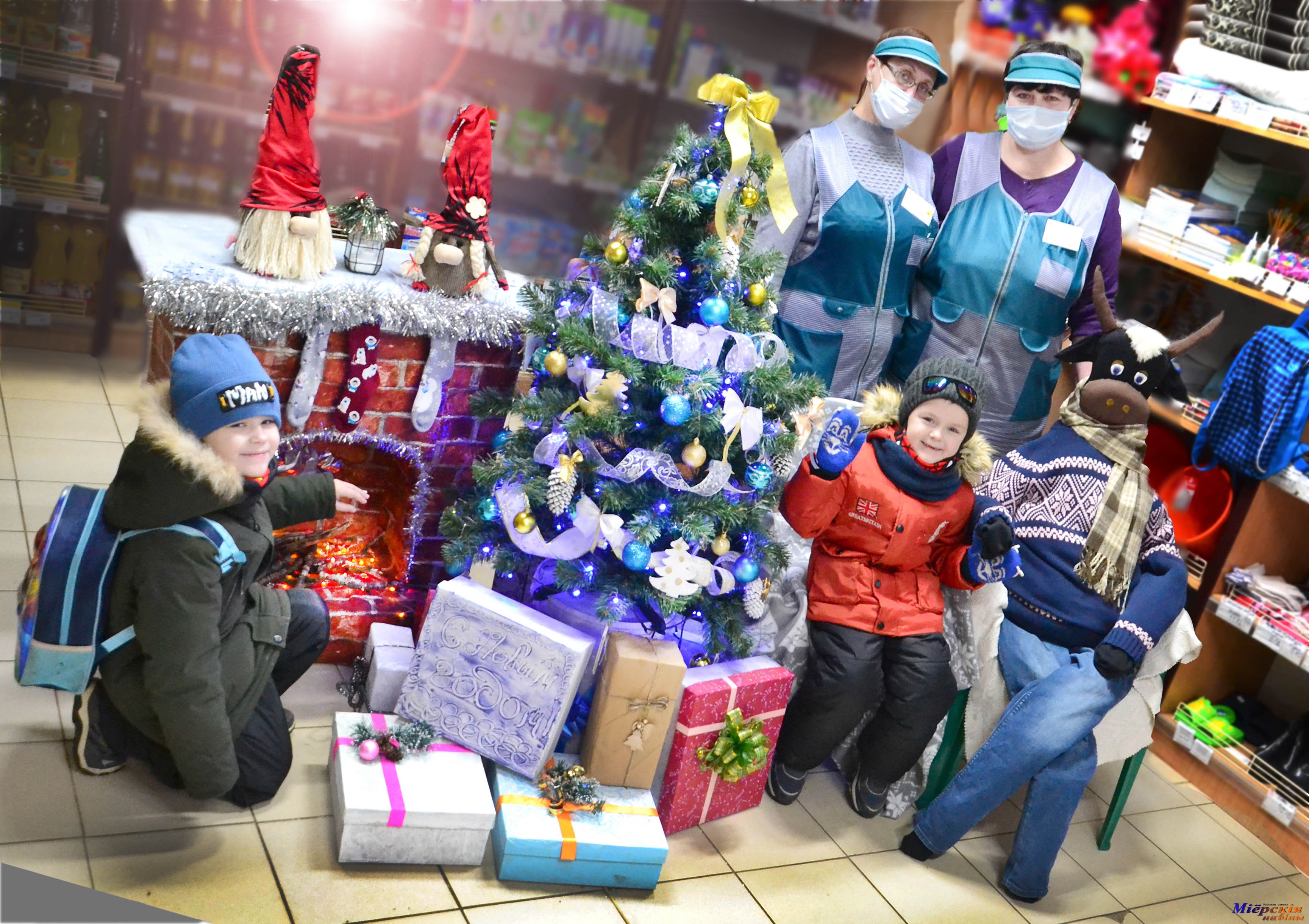 Магазин в Идолта порадовал покупателей необычными новогодними украшениями
