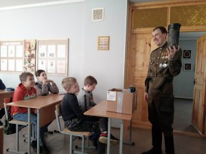 Лидер православного молодежного движения Миорщины «Ладанка» Александр РЫНКЕВИЧ посетил узников фашизма и ветерана войны