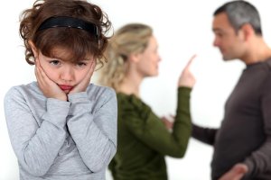 Психолог предупреждает: родители конфликтуют - дети страдают!