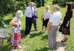 В рамках единого дня приема граждан депутат областного Совета депутатов Владимир МАТВЕЕВ выслушал сельчан в Повятском сельисполкоме