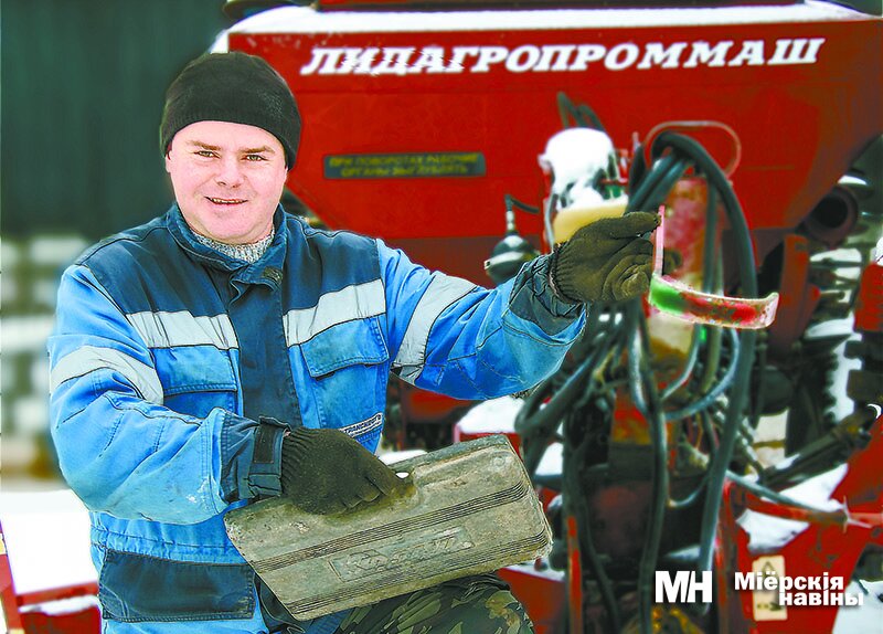 Весенние работы в ОАО "Папшули" Миорского района начинаются с ремонта
