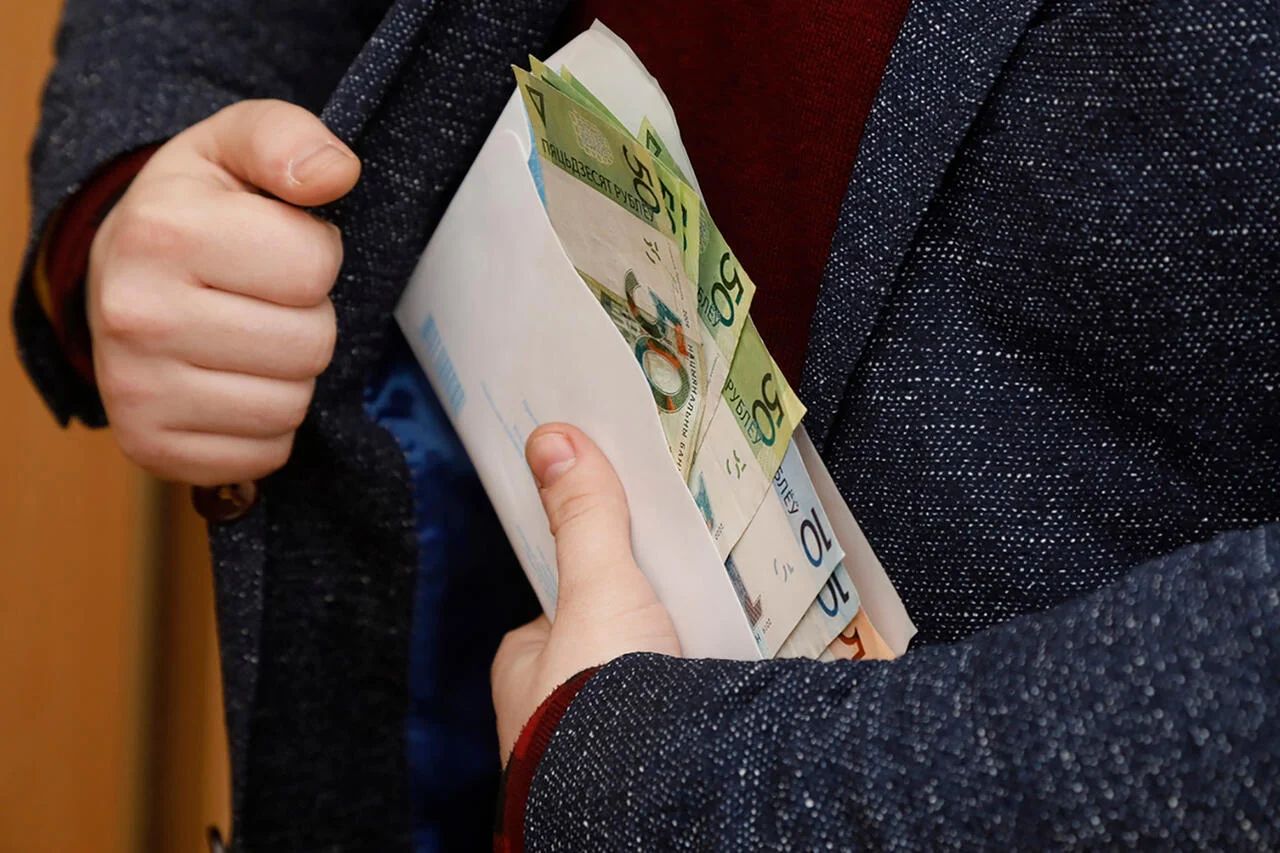 В Витебской области в первом квартале выявлено 15 фактов выплаты заработной платы «в конверте»