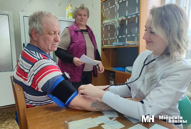 Фельдшер Николаевского ФАПа дарит позитив и здоровье