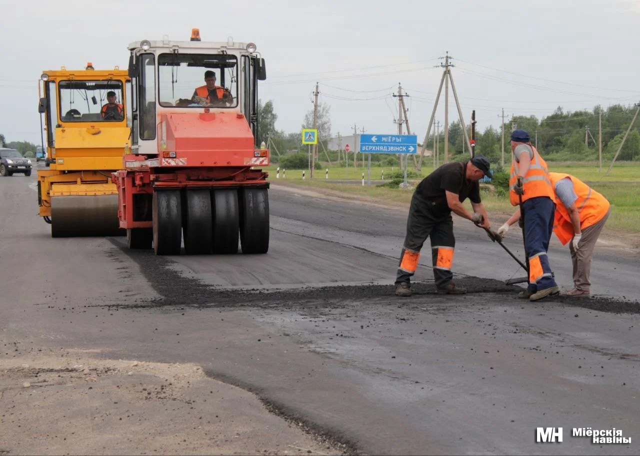 О том, что уже сделано на Миорких дорогах и что в планах, рассказал начальник ДРСУ-203 Руслан Смирнов