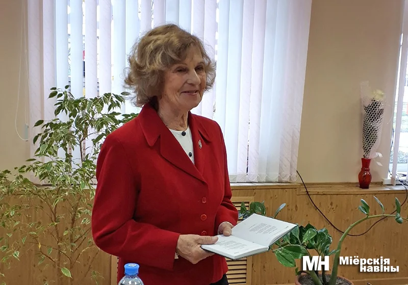 Встреча с писательницей и художницей Галиной Загурской прошла в Миорах