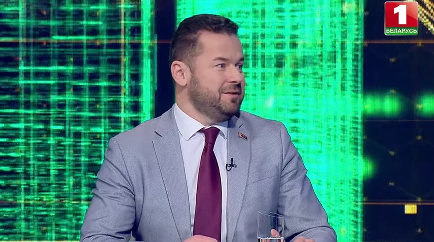 Зарплата, жилье, образование. Картун назвал главные достижения суверенной Беларуси