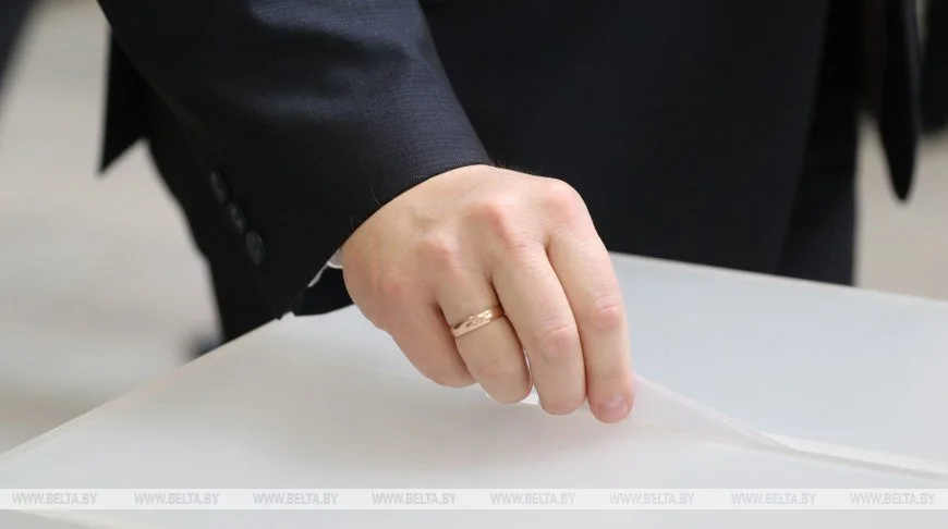 Карпенко: уже 15 граждан Беларуси, проживающих за рубежом, проголосовали на выборах Президента Беларуси